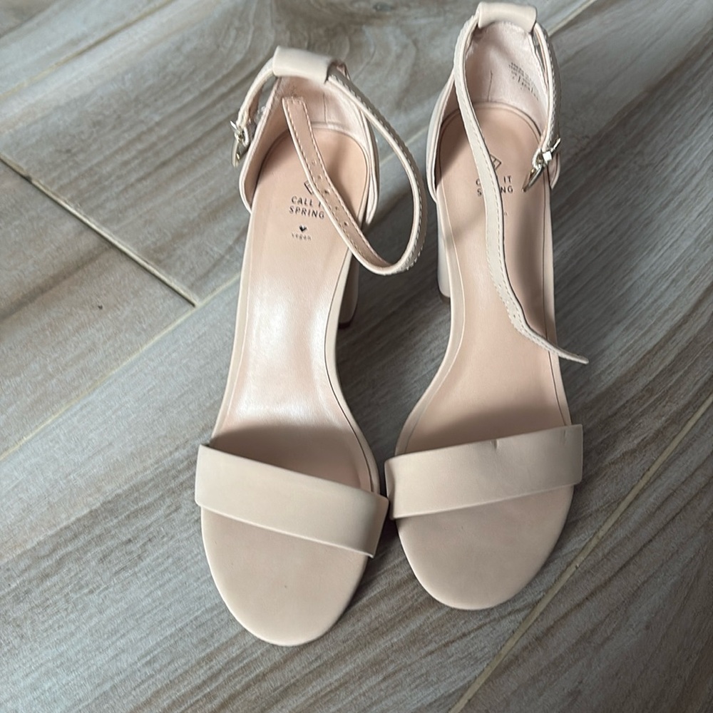 BNWOT ankle strap bock heel sandal. Nude, NEVER BEEN WORN!!